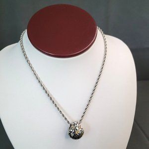 Lia Sophia Signed Women's Fashion Necklace Silver Tone Rope Chain & Pendant 16"